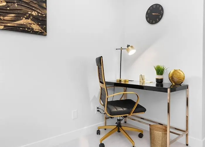 The Hidden Gem, King Bed & Swimming Pool! Apartment Chandler