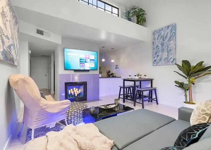 Apartment The Hidden Gem, King Bed & Swimming Pool! *