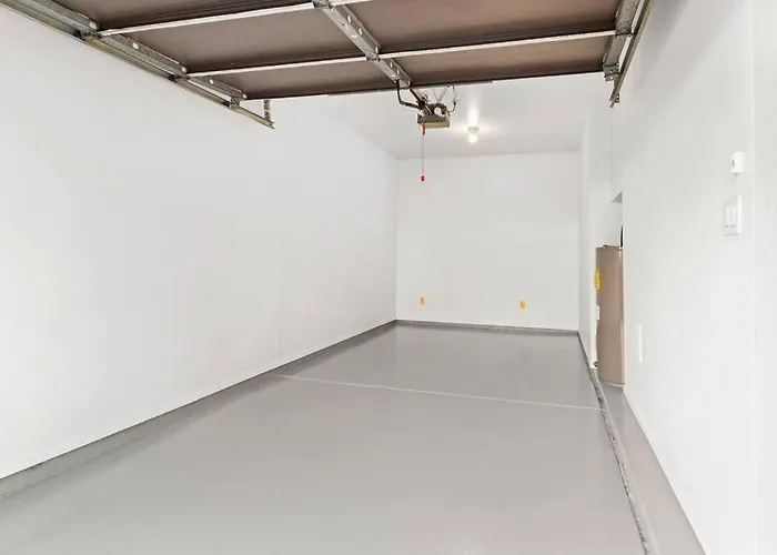 The Hidden Gem, King Bed & Swimming Pool! Apartment Chandler