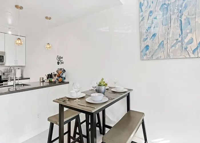 Apartment The Hidden Gem, King Bed & Swimming Pool!